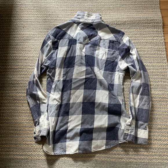 Men’s Levi’s Plaid Blue and White Button Down - Picture 5 of 5